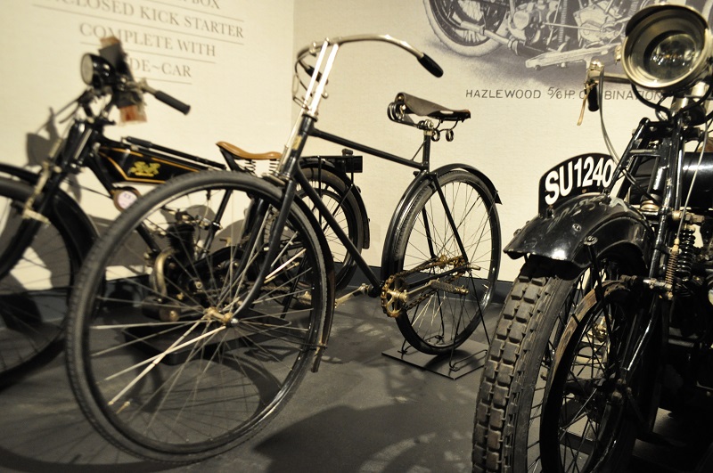 the black cycle with gold detailing in the gallery